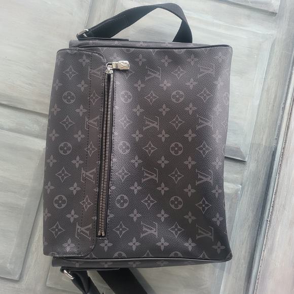 Louis vuitton messenger bag - Picture 4 of 7